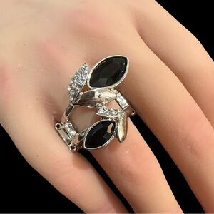 Boho Leaf Stretch Ring Silver Tone Black Crystal Inlay